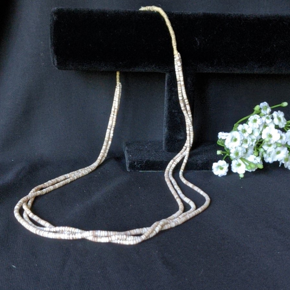 SHELL & ROPE THREE STRAND NECKLACE - Picture 2 of 4